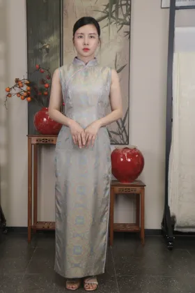 Moment in Peking Cheongsam