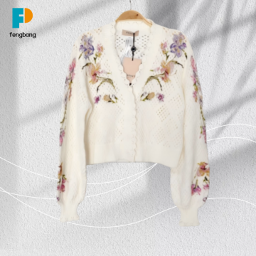 Cesur Baskılı Renklerde Çiçekli Bağcıklı Hırka