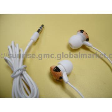 In-ear type and sharp colors Earphones
