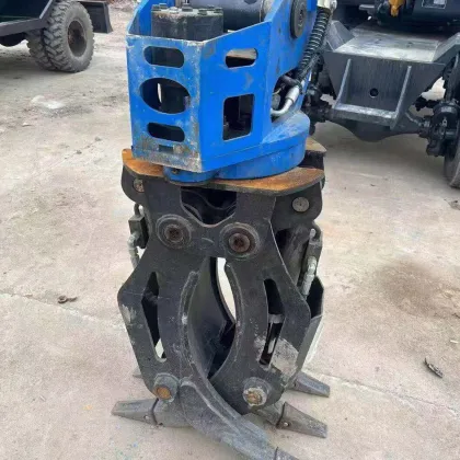 Affordable Second-Hand Xinyuan 75W Wheel Excavator with Wood Grabber for Sale