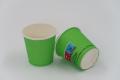 Xícara de papel verde descartável