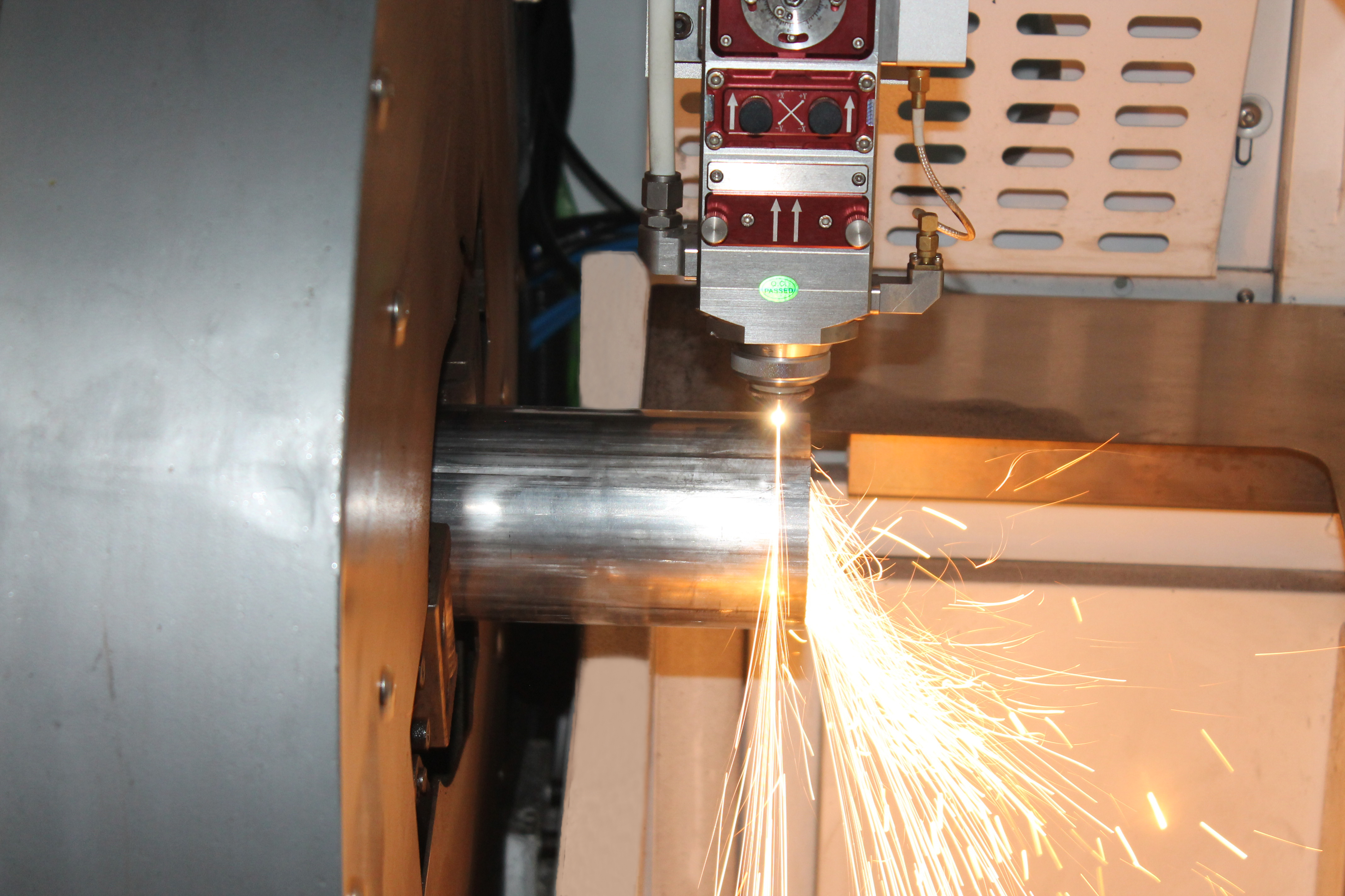 laser cutting machine