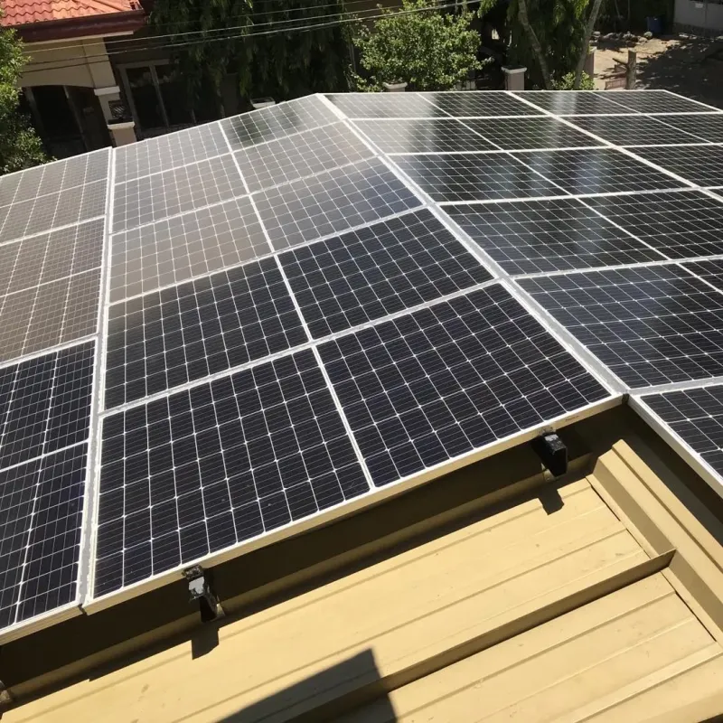 700W Monocrystalline Solar Power System with 25-Year Warranty and Solar Battery Bank