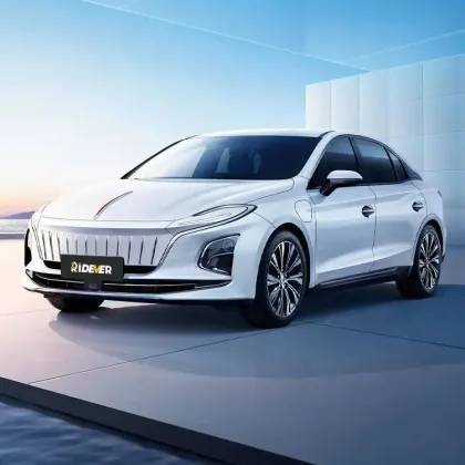 Hongqi EQM5 gasoline car Cheap price Sedan