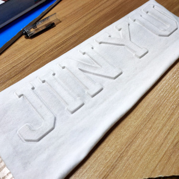 Patchs uniformes personnalisés logo en silicone faisant la machine de presse