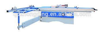 Panel cutting machine for woodworking