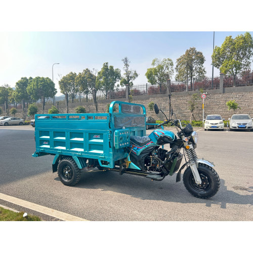 Veículo de três rodas eficiente com design duradouro