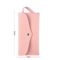 Charmante roze make-upborstels met PU-tas