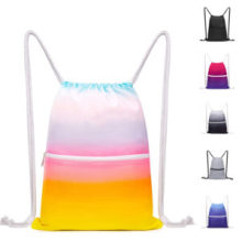 Bolso de hombro espacioso y elegante con cordón