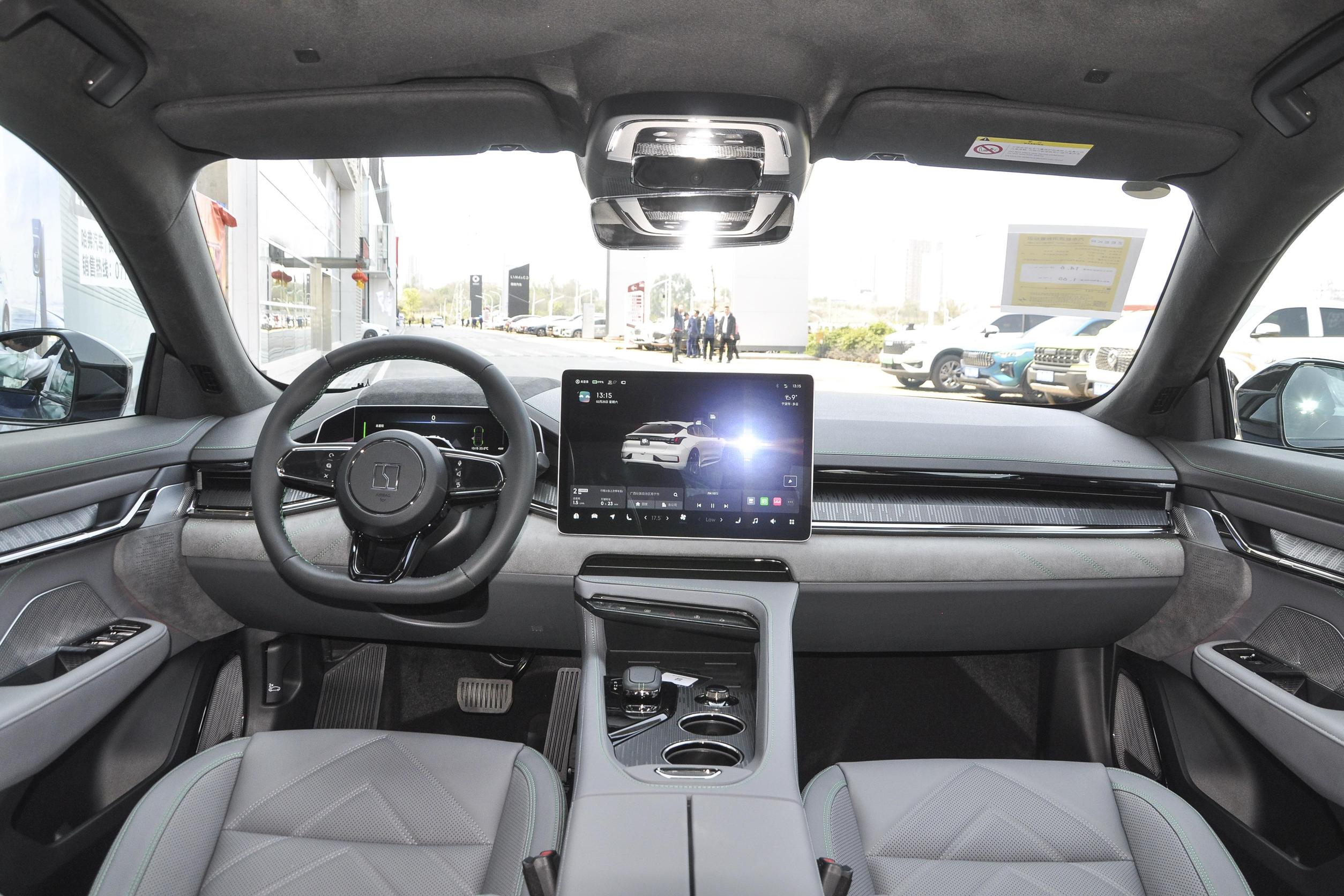 Zeekr 001 we interior