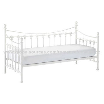 White Metal Daybed, Used for Home or Hotel, Hot Sale in UK Market