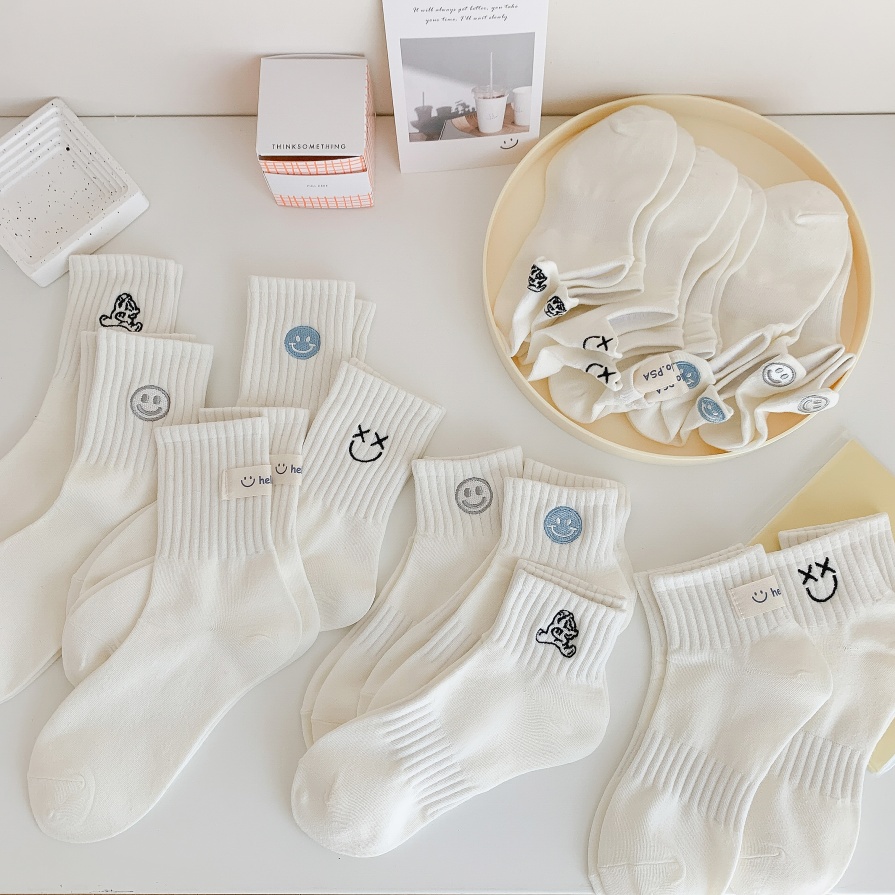 Kamusta nakangiting mukha ng tigre boat medyas