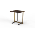 Table d&#39;appoint capa pour la maison