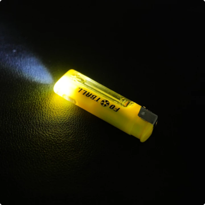 Isqueiro com estampa de futebol com luz LED