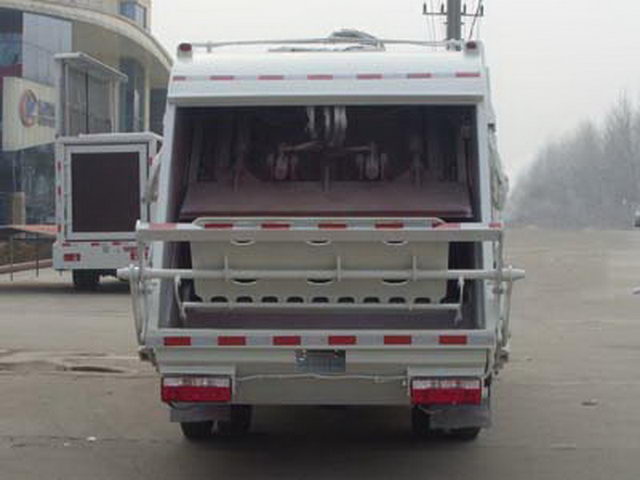 Dongfeng Duolika 8CBM القمامة المطحنة إعادة التدوير شاحنة