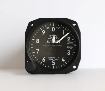 3 1/8" Aircraft Altitude Indicator With Three Pointers Bg-3e