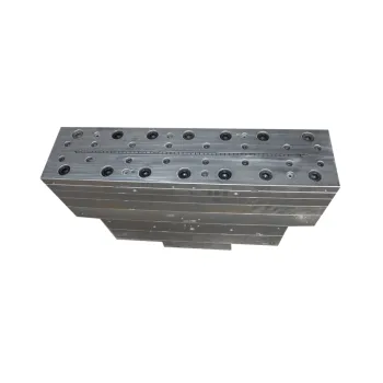 China Manufacturer Wood Plastic Extrusion Mould 140X25mm for Floor