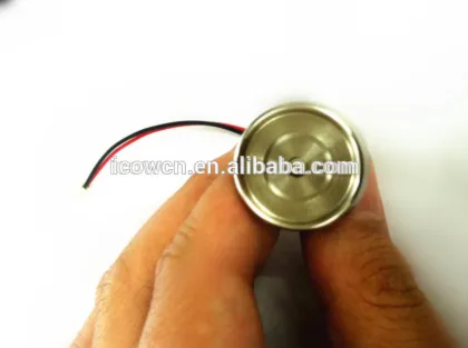 Solid metal read/write panel-mount probe with magnetic