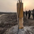 Ultra-high pressure airborne splitter for splitting stone