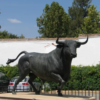 2018 hot sale Giant spansh black bull statue