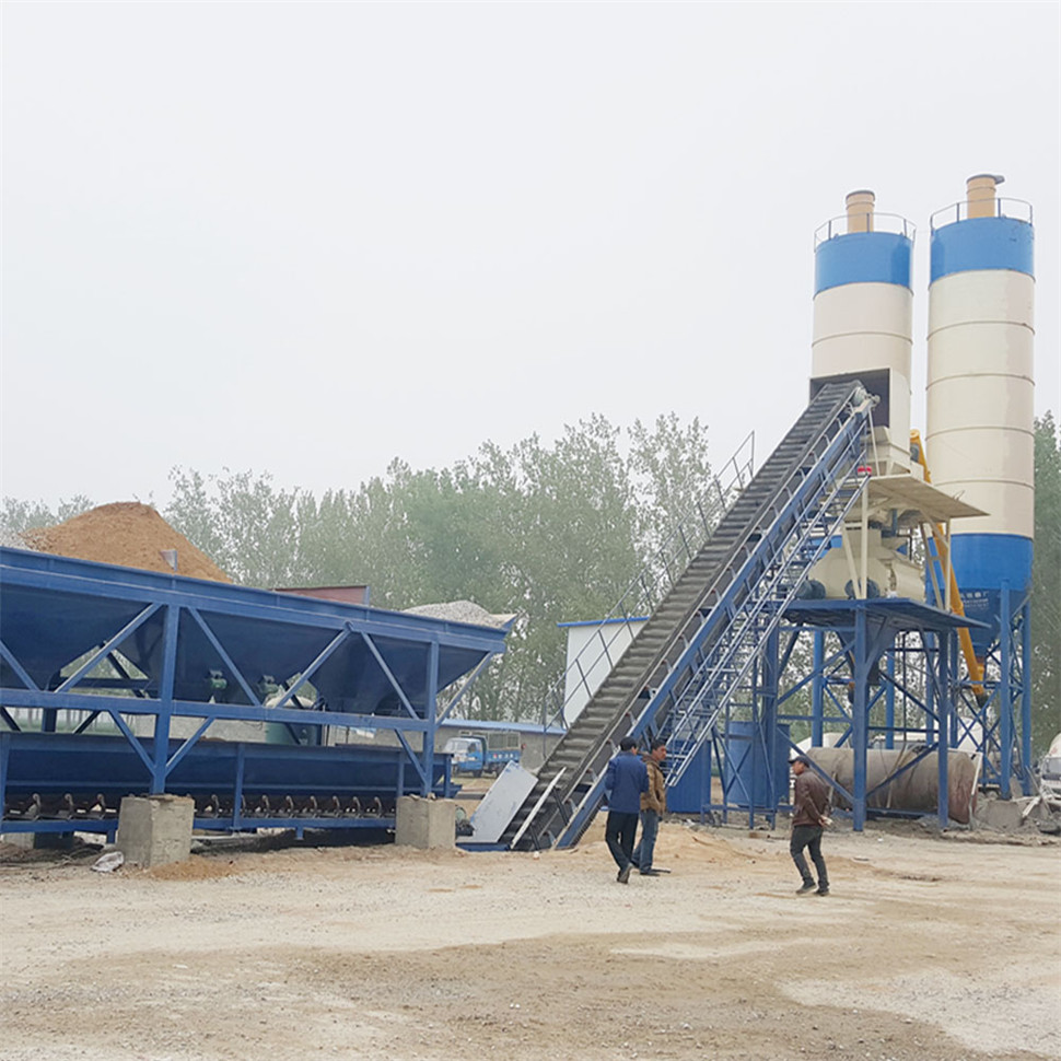 Compact small skip type concrete batching plant