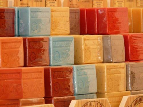 Handmade soap use natural zeolite