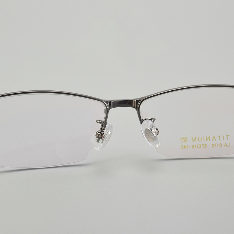 Nickel-free Titanium Eyeglass