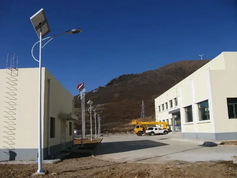 Integrated Solar LED Street Light with 5-Year Warranty