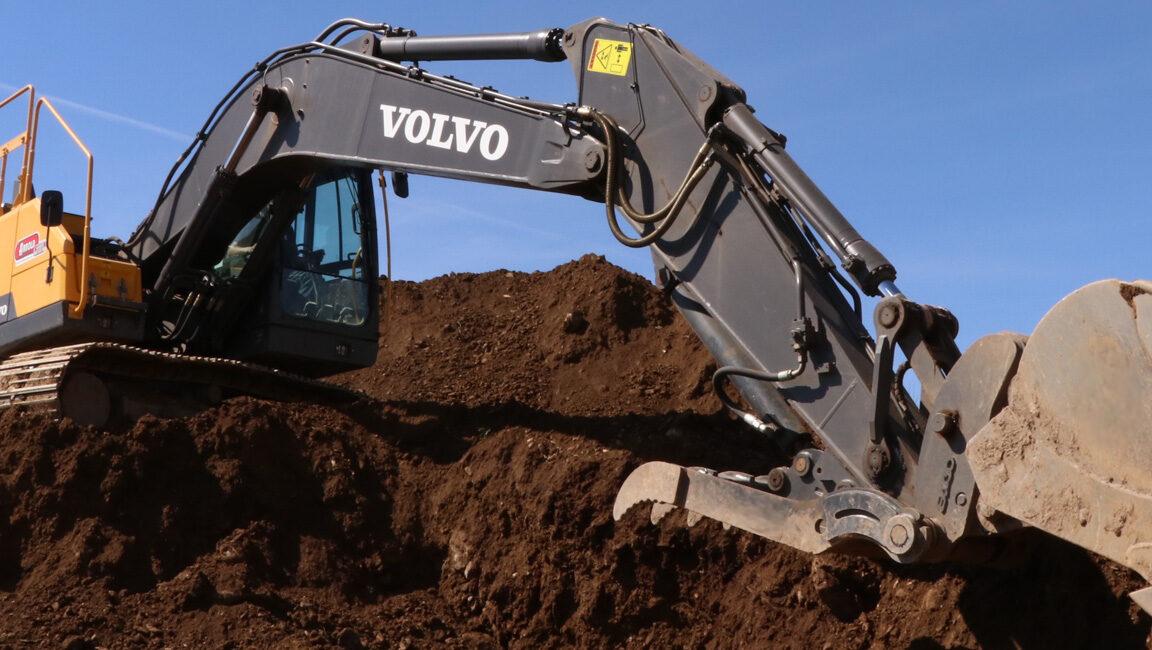 VOLVO Excavator