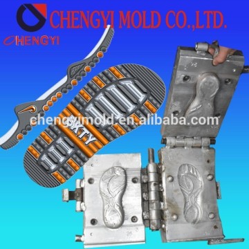 2015 hot stylish men injection moulding sandal tpr sole