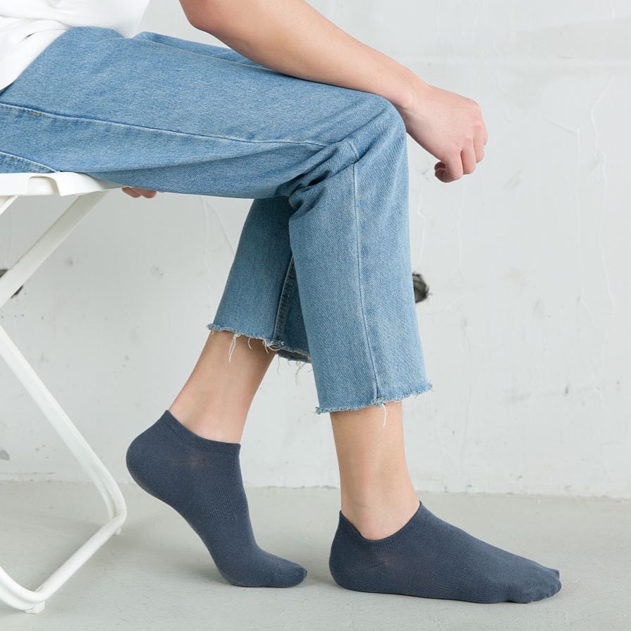 Elegant boat medyas na may solidong detalye ng Ingles