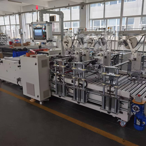 Automatic labeling machine for gift paper
