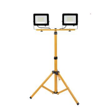 China IP-65 Aluminiumgehäuse im Freien LED-Lampenpfosten mit 2*30W LED-Leuchten und Stativklassenhersteller