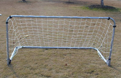Foldable football gate