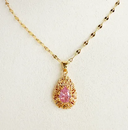 Luxurious drop shaped crystal pendant necklace