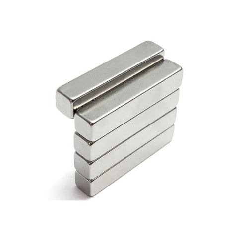 Magnete rettangolare permanente per l&#39;industria dei magneti a terre rare