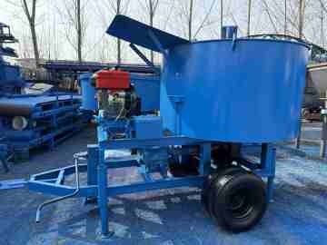 Customized size of mobile concrete diesel mixer