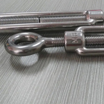 Preferential D-type shackle with nut