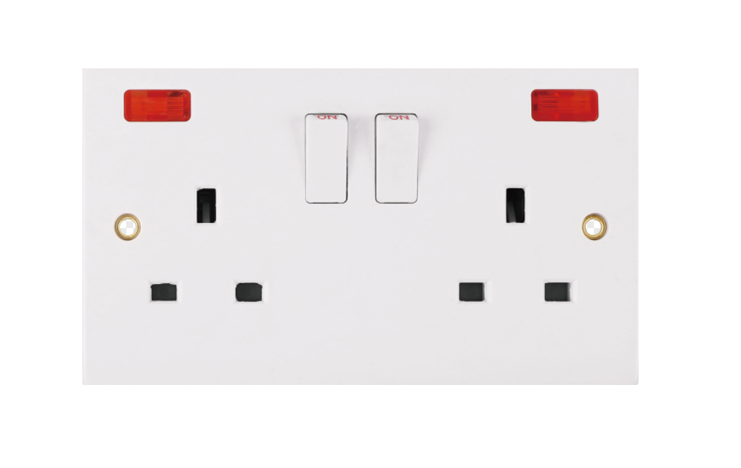 Z Serie 2 Gang 13A Switched Socket