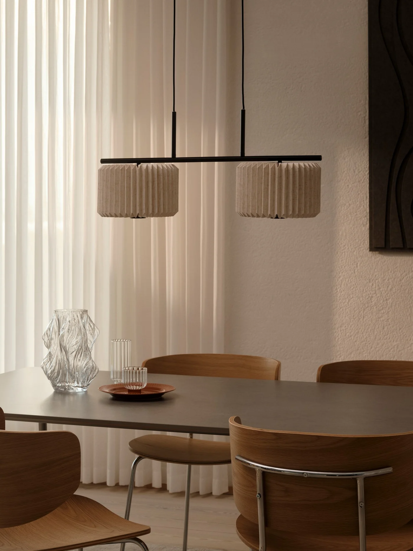 Elegant Pleated Fabric Pendant Light (1)