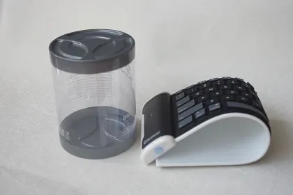 Flexible Bluetooth Keyboard For Windows / Xp / Vista / Win7 / Mac / Apple Tablet Pc