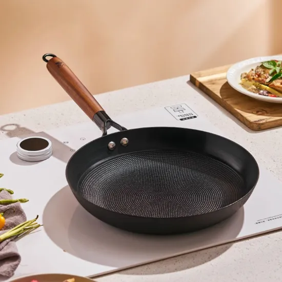 Factory Supply Exquisite Non-Stick Coating Frying Pan with Wood Handle for Home Use