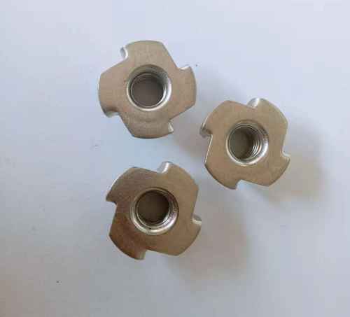 M6x10 Carbon Steel Riveting Tee Nuts