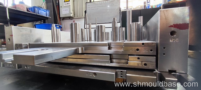 Large plastic mould base