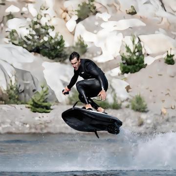 Doppelspray Jet Surfboard für das ultimative Surfenerlebnis