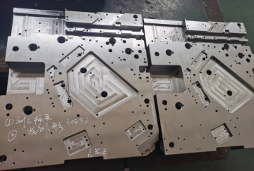 Plastic mold base - automotive processing