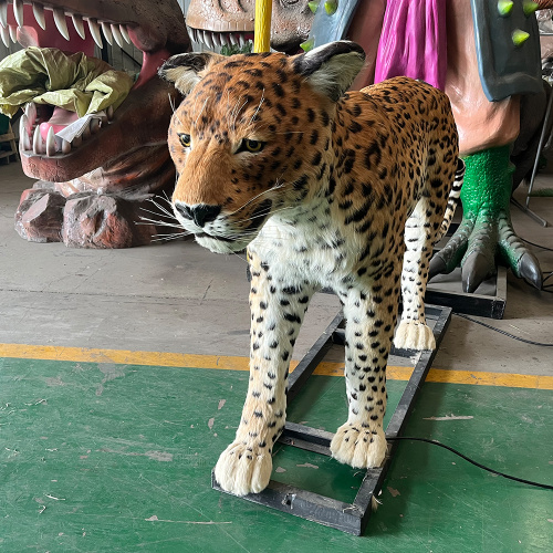 A realistic Animatronic Leopard Model