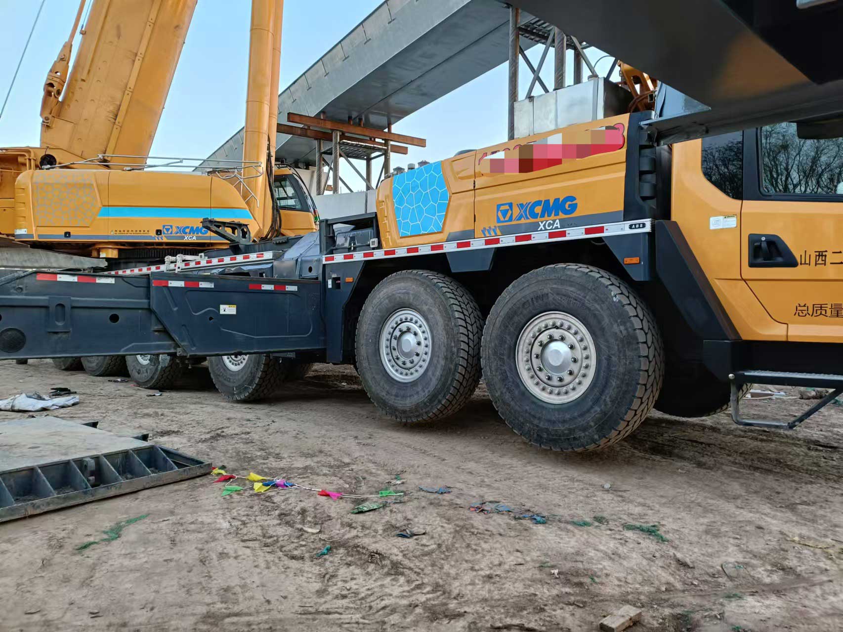 the-high-quality-tire-and-chassis-of-the-all-terrain-crane- the-high-quality-tire-and-chassis-of-the-all-terrain-crane-