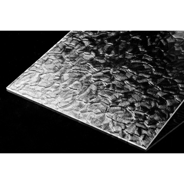 Acrylic plate with 100% light transmittance