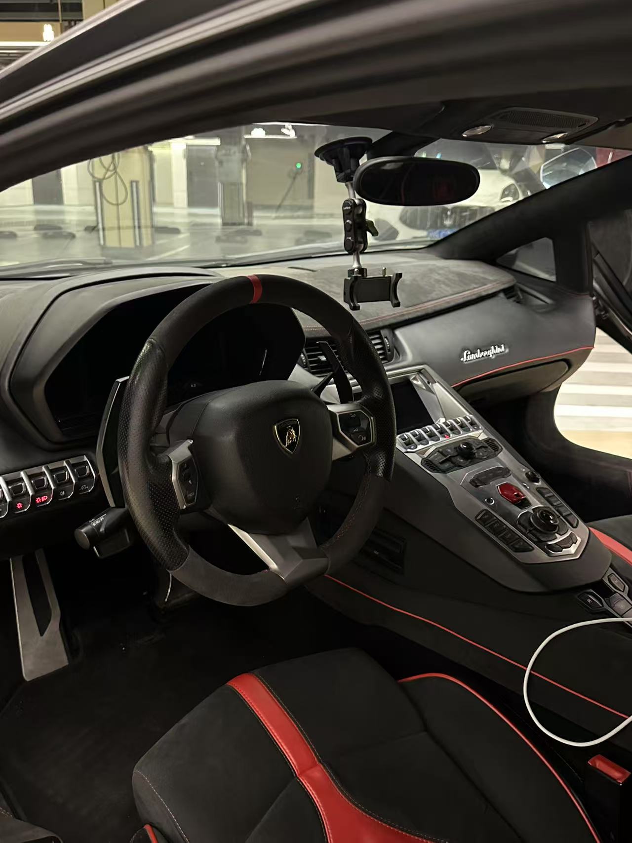 Lamborghini Aventador (12)
